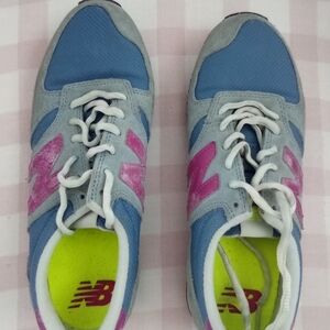 New Balance Sky Blue and Magenta Sneakers